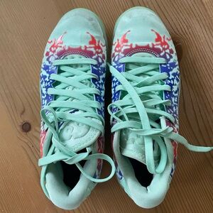 Girls Jordan basketball shoes